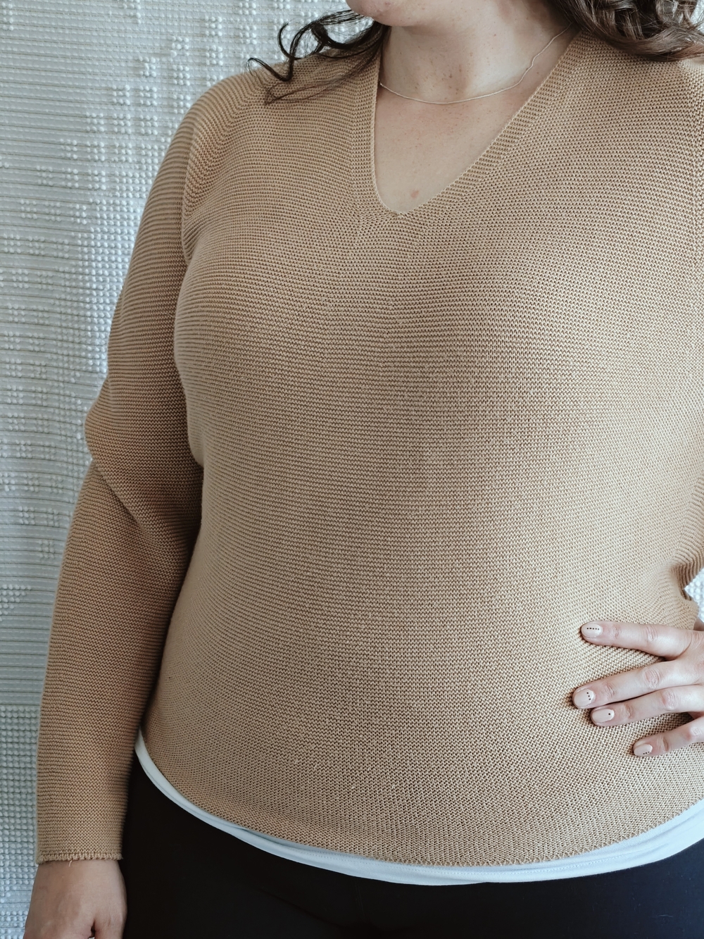 UNIQLO Large | Neutral Camel Brown 100% Cotton V Neck Minimalist Knit Sweater